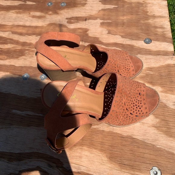 Qupid CUTOUT HEELED SANDALS (HAZEL SUEDE) size 7 spring summer boho ankle fall - Picture 13 of 15